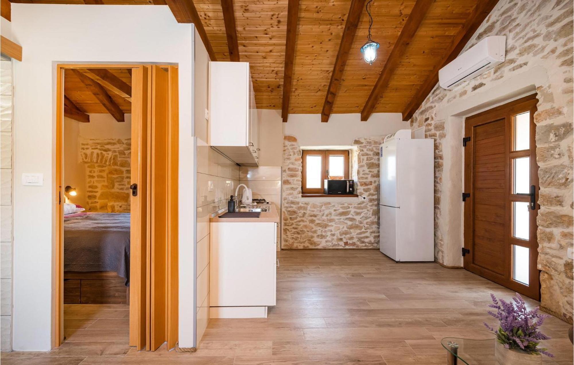 Pet Friendly Home In Murvica With Kitchen Exterior photo